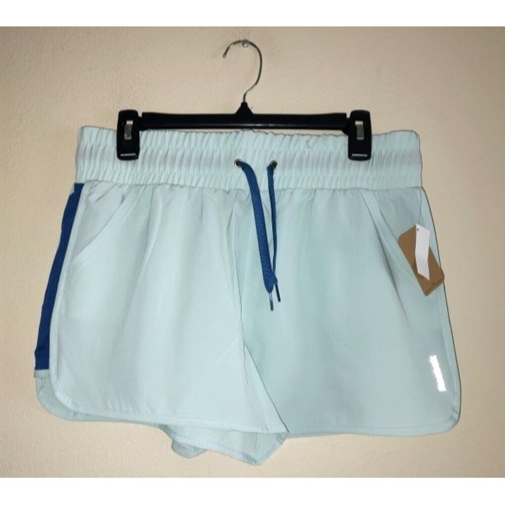 New with tags Women's Reebok Gym Workout Athletic Light Blue Shorts Size L / G